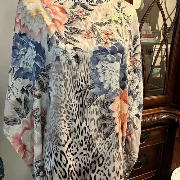Chico’s tunic animal/floral print, NWOT - Picture 2 of 5